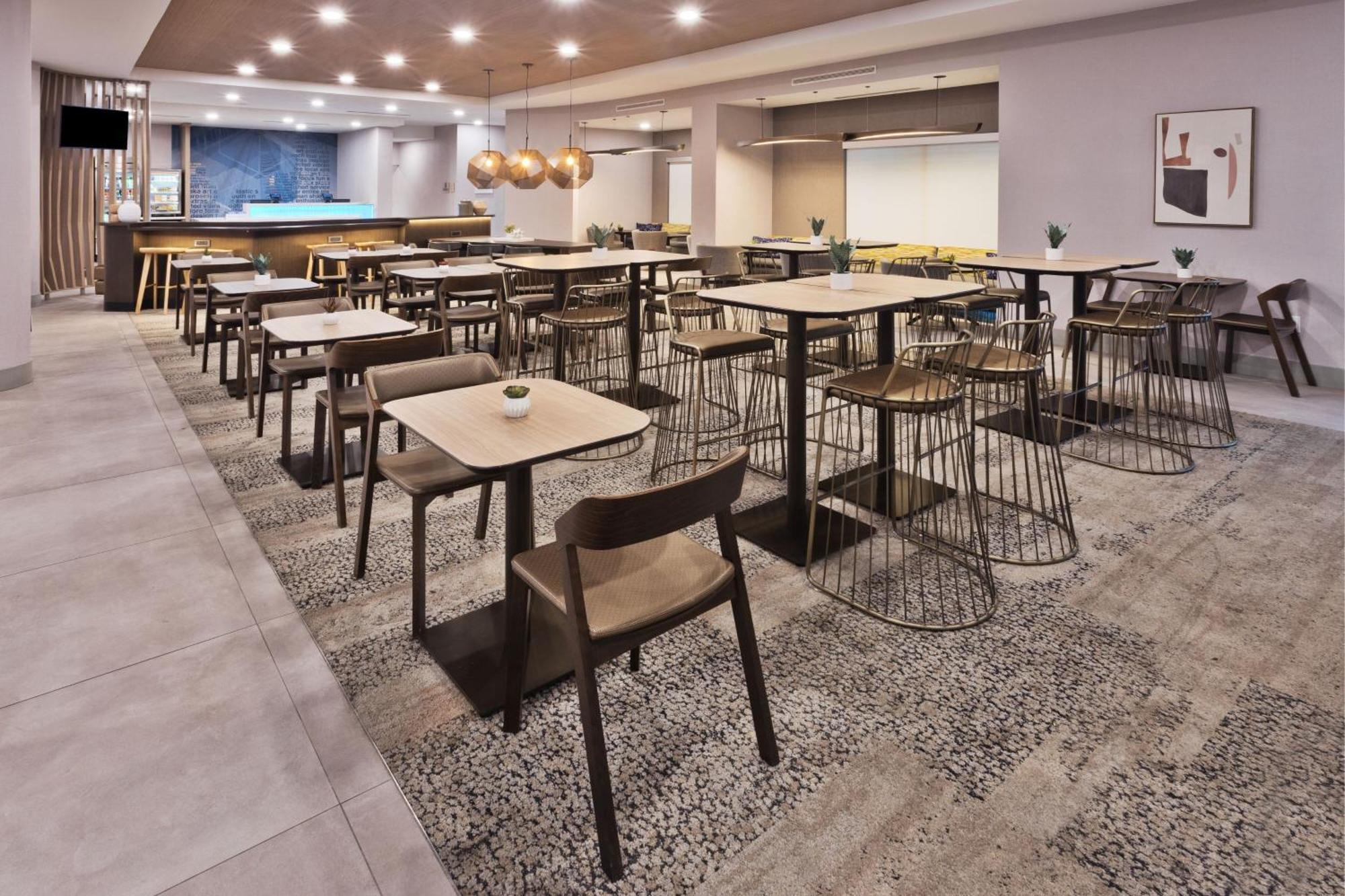Springhill Suites Birmingham Colonnade Eksteriør bilde