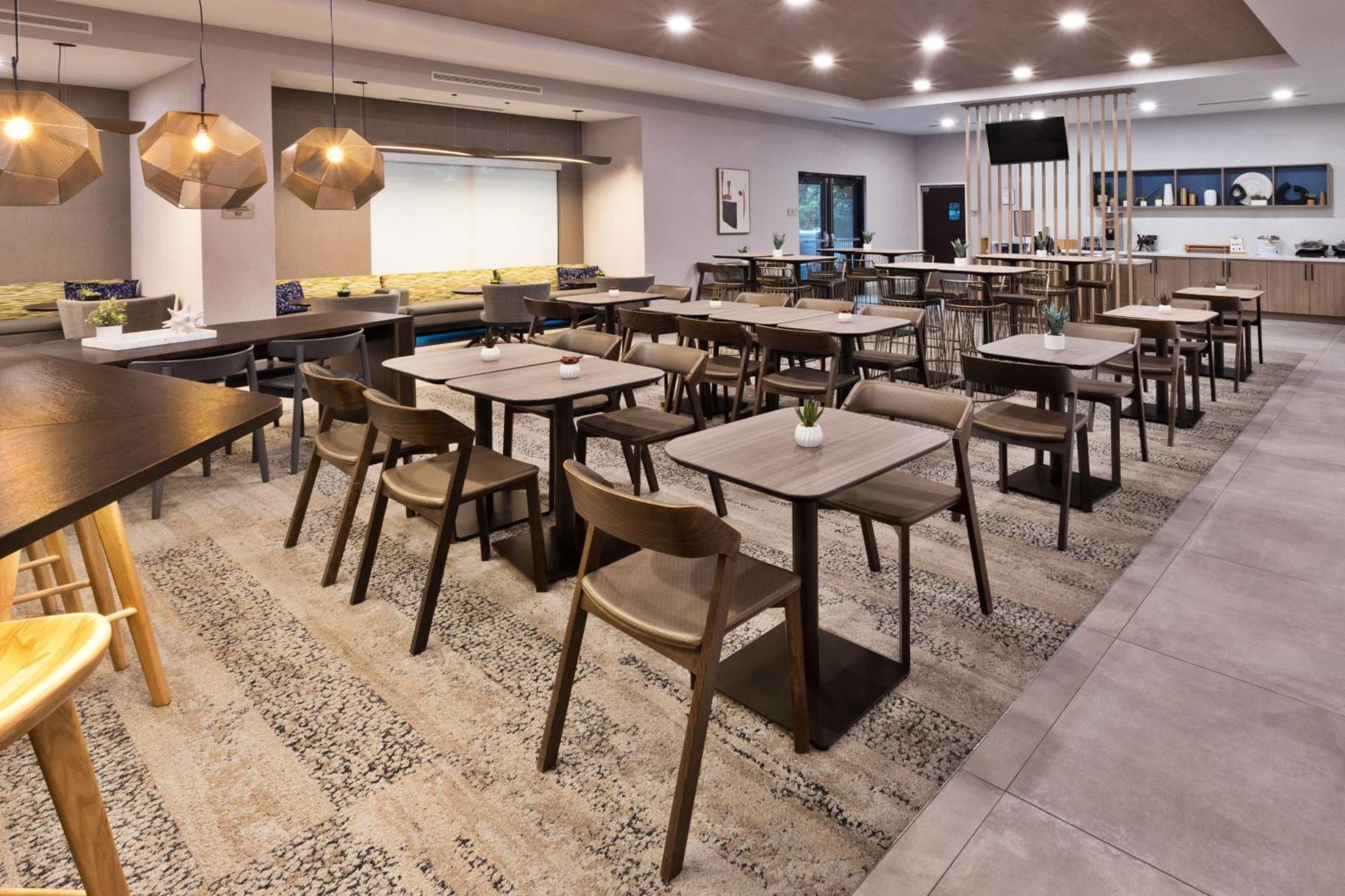 Springhill Suites Birmingham Colonnade Eksteriør bilde