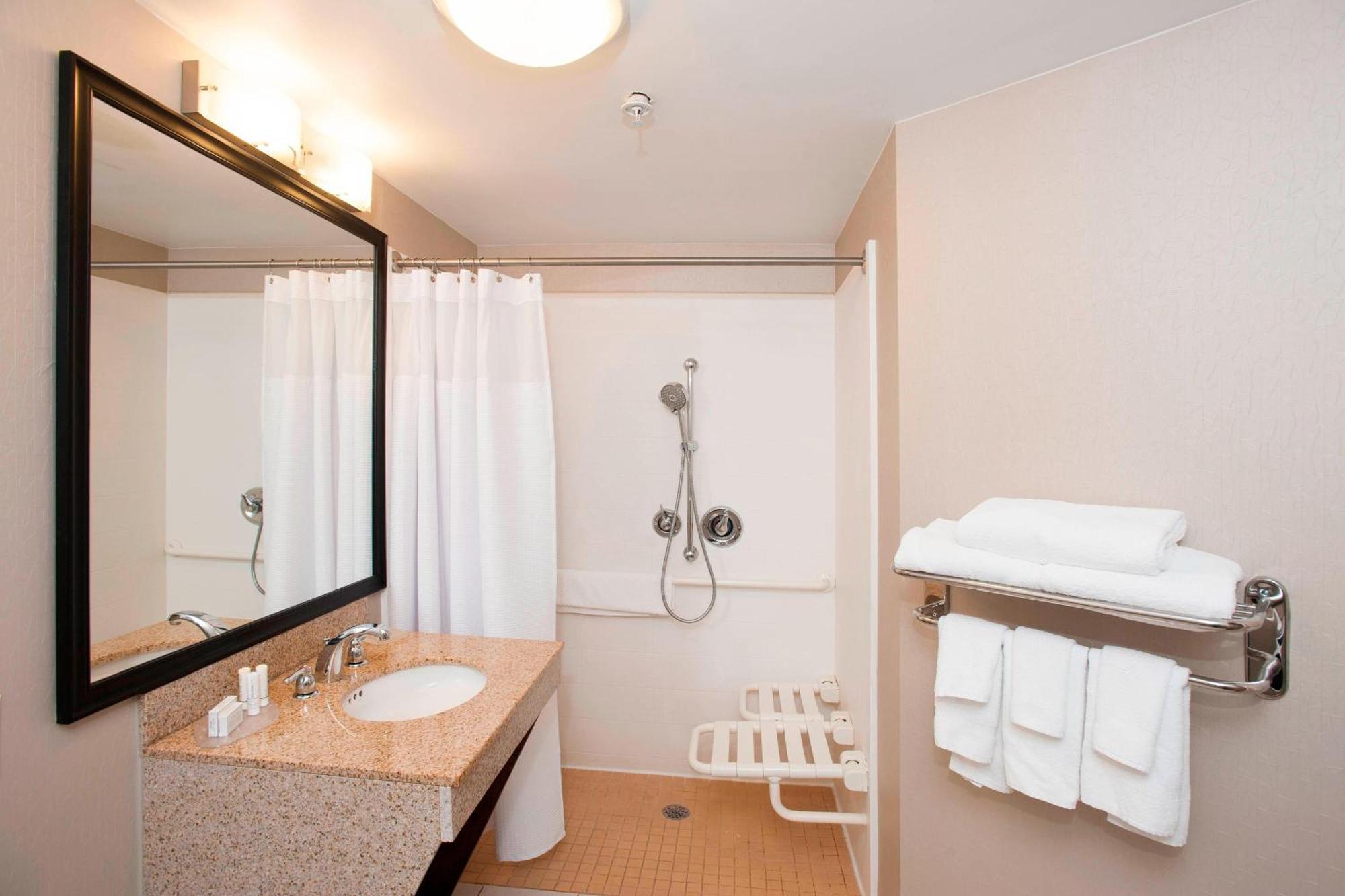 Springhill Suites Birmingham Colonnade Eksteriør bilde